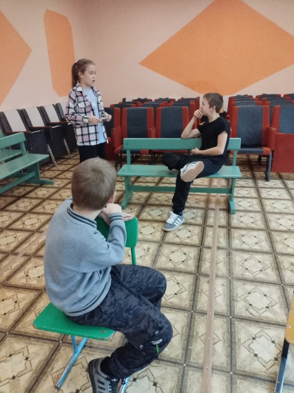 День театра.